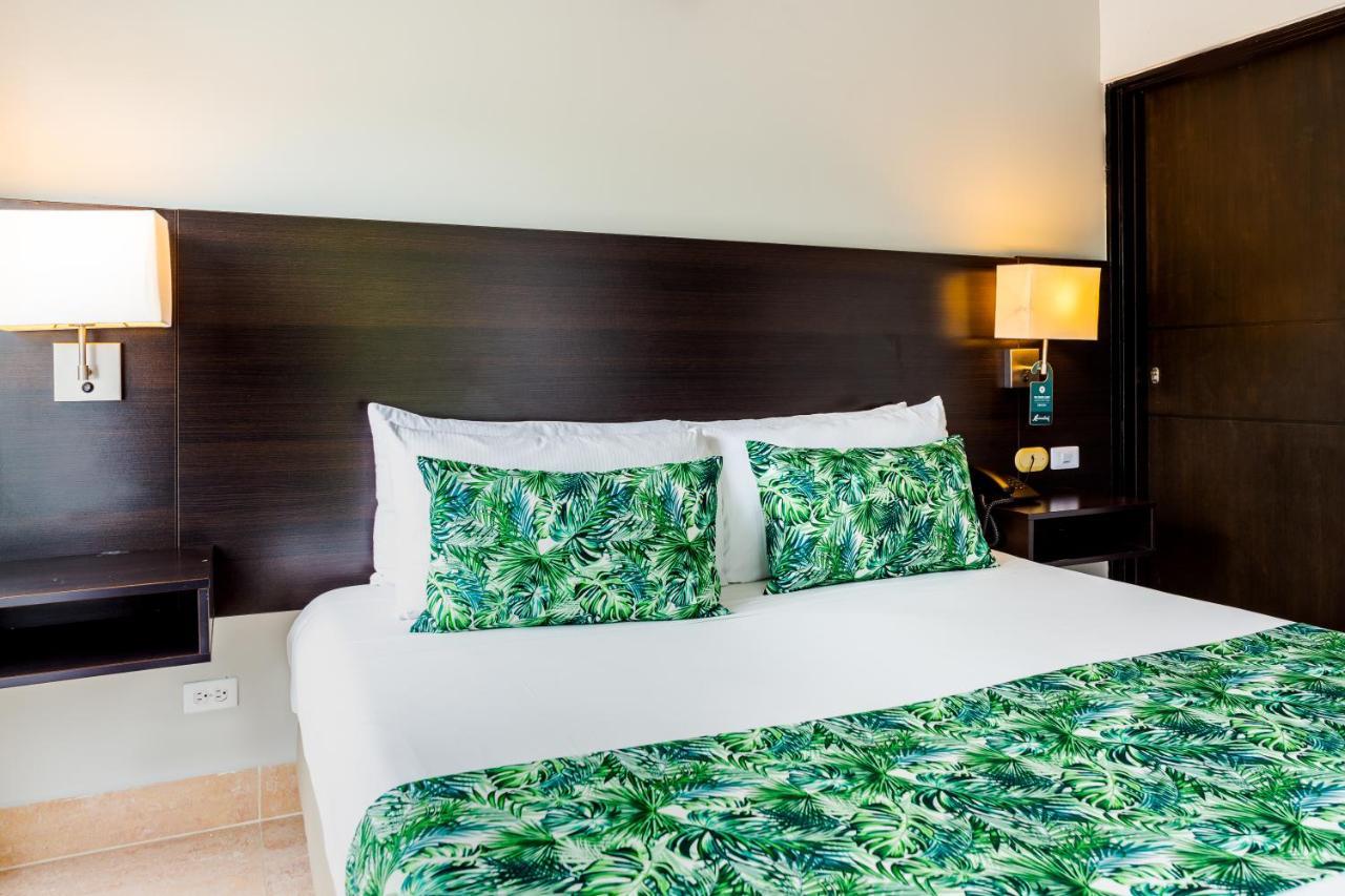 Hotel Manantial Melgar Extérieur photo